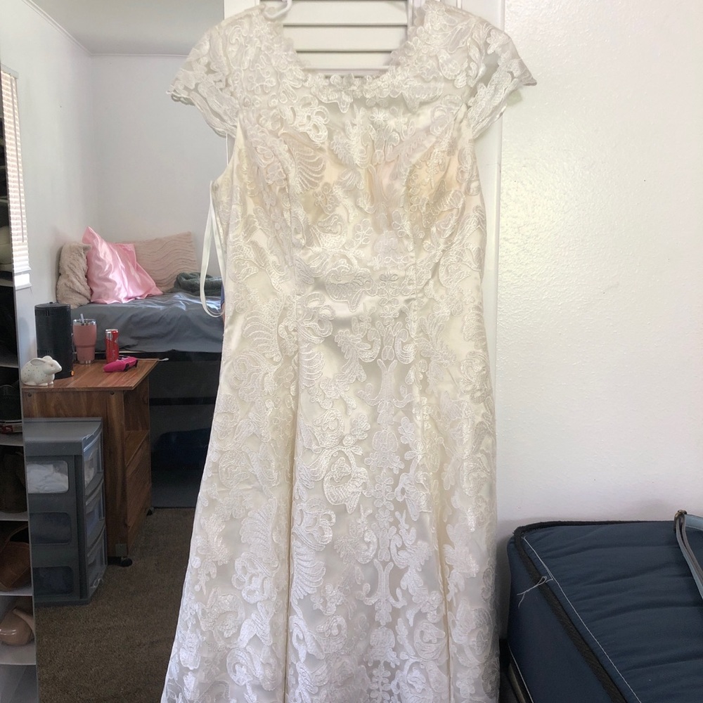 Short white prom dress